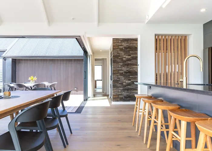 Lakefront Luxury - Rotoiti