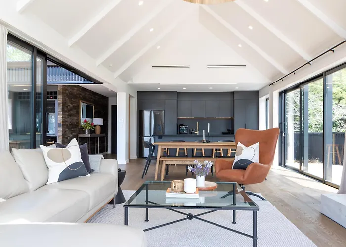 Lakefront Luxury - Rotoiti