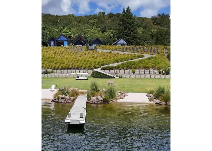 Holiday home Lakefront Luxury - Rotoiti *